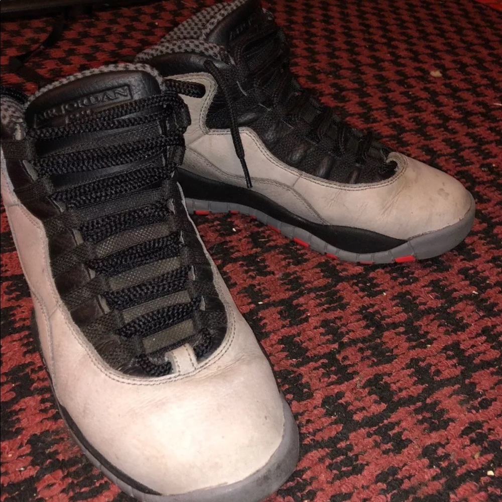 Retro Jordan “infrared” 10s